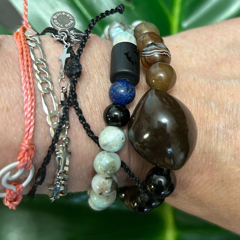 dark chocolate botswana agate & coconut shell chunky 10mm bracelet